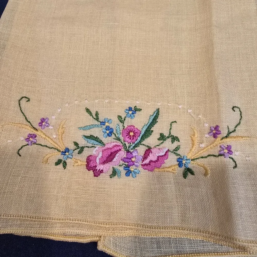 Hand Towel Yellow Linen Flowers Embroidery 1950s MCM Vintage